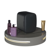 Холодильник для косметики и напитков Meyvel MB-04C4B чёрный